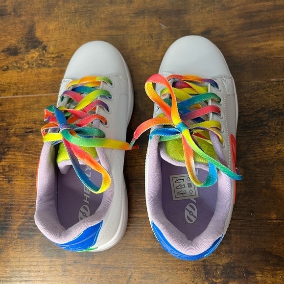 Heelys Glower HE100857 White Youth Size 3 With Pink Logo and Rainbow Laces - Picture 2 of 5